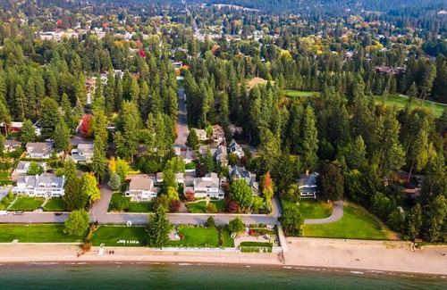 Coeur d'Alene Cottage | Charming Garden Retreat | Near Lakes & Golf | Walk 2 Minutes to Sanders Beach