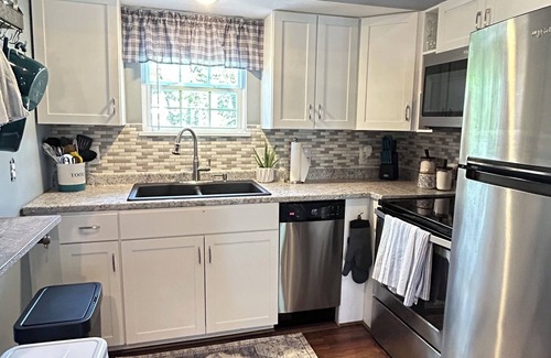 Monticello House | Charming Getaway At Conley Bottom Resort/Lake Cumberland