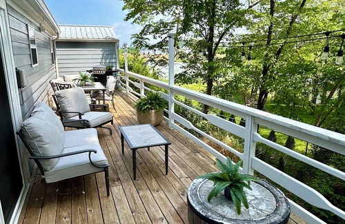 Monticello House | Charming Getaway At Conley Bottom Resort/Lake Cumberland