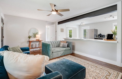 Weaverville House | Charming getaway in Weaverville! Great location!