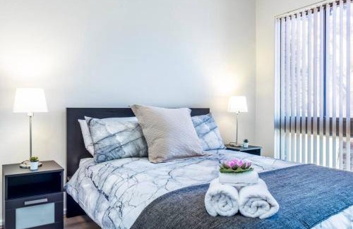 East Victoria Park House | Charming Getaway Steps from Attractions & Amenities