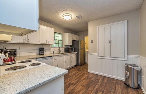 Peachtree City House | Charming Getaway Peachtree City