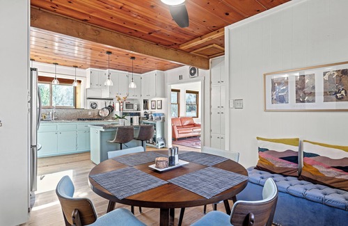 Glen Ellen House | Charming Glen Ellen house w/home office. Pet Friendly!