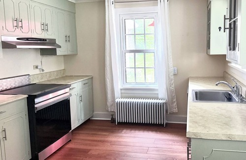 Middle Hope Cottage | Charming & Great Location!