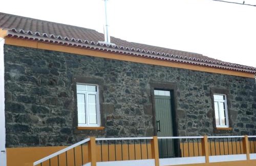 Nordeste Villa | Charming green country house