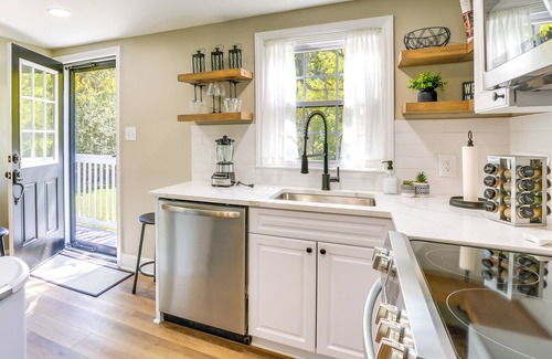 Greensboro House | Charming Greensboro Home - 2 Mi to Downtown!