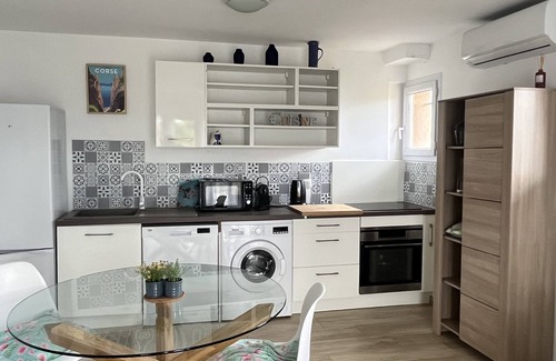 Afa Apartment | Charming ground floor villa between sea and mountains