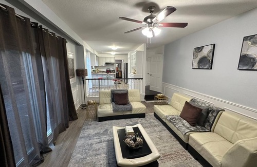 Oakville House | Charming Group Getaway Home Near the Lake – Perfect for Holidays & Reunions!