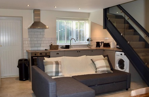 Earlswood House | Charming Guest House!