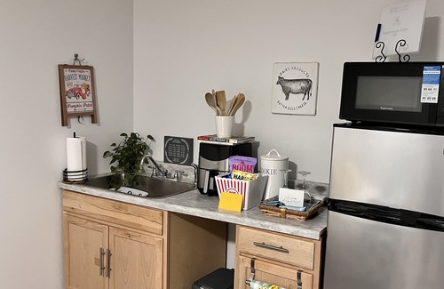Harrisburg Apartment | Charming Guest suite Charlotte Speedway retreat in brilliant Harrisburg.