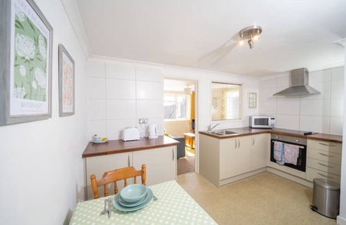 Newton Saint Cyres House | Charming Guesthouse in Peaceful Idyllic Setting