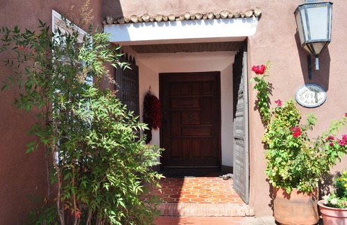 Alamedan Valley House | Charming Hacienda Style Adobe Enchants You