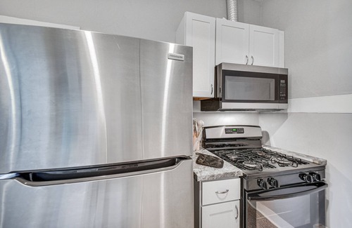 Hampton House | Charming Hampton Home Near Downtown & Beaches!