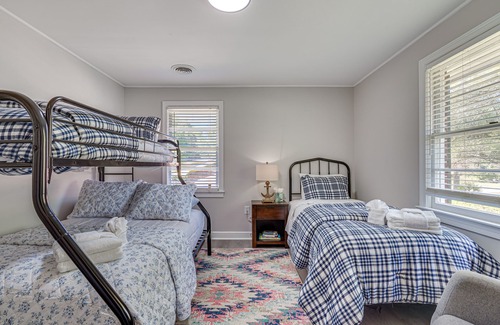Hanahan House | Charming Hanahan Home: 10 Mi to Charleston!