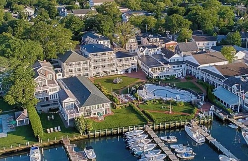 Edgartown Apartment | Charming Harborside hotel suite in enchanting Edgartown with AC
