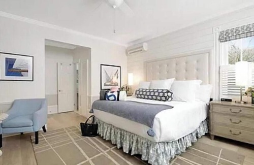 Edgartown Apartment | Charming Harborside hotel suite in enchanting Edgartown with AC