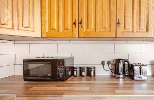 Bolton House | Charming Haven House Right Next To Moss Bank Park