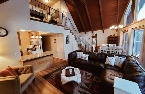 Pioneer Village House | Charming Heavenly Ski Lease Cabin central to trails, parks & lake. Pet Friendly!