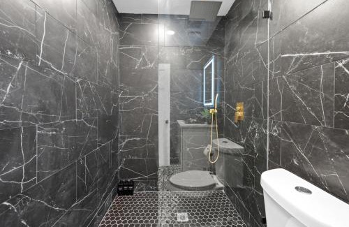 Houston Heights Apartment | Charming Heights Apartment Near Cafes & Dining