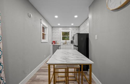 Houston Heights Apartment | Charming Heights Apartment Near Cafes & Dining