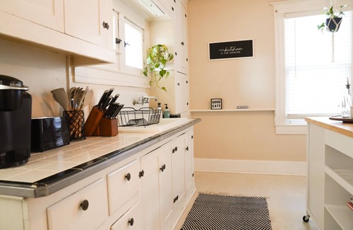 Bonnycastle House | Charming Highlands Apartment: Heart of Louisville