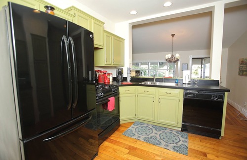 Cherokee Triangle House | Charming Highlands Victorian w/Pool-Quiet Street Just 2 Blocks from the Strip!