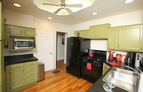 Cherokee Triangle House | Charming Highlands Victorian w/Pool-Quiet Street Just 2 Blocks from the Strip!