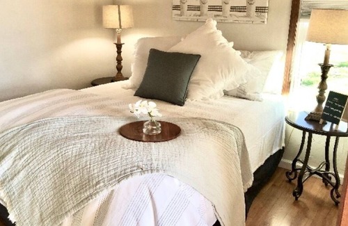 Carmel Valley House | Charming Hilltop Villa @ Sky Ranch