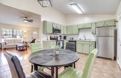 Hinesville House | Charming Hinesville Home < 6 Mi to Fort Stewart