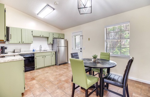 Hinesville House | Charming Hinesville Home < 6 Mi to Fort Stewart