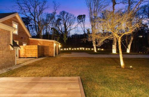South Orleans House | Charming Historic Cape Cod Retreat - 3BR, Deck, Outdoor Shower, Garage