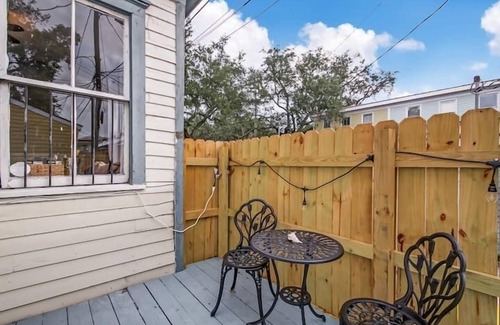 Beach Institute Cottage | Charming Historic Cottage Downtown with Two King Beds