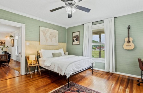 Hurdle Mills House | Charming historic farm house