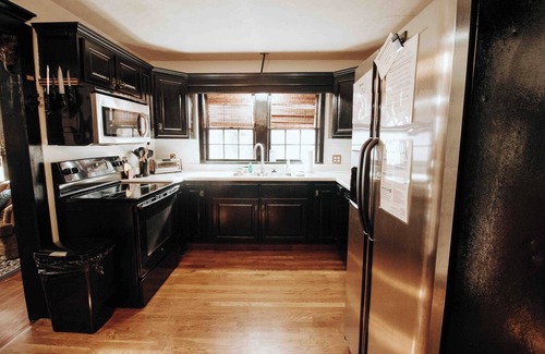 Sevierville Ski Chalet | Charming historic house with 3 Bedrooms. Minutes from Dollywood!