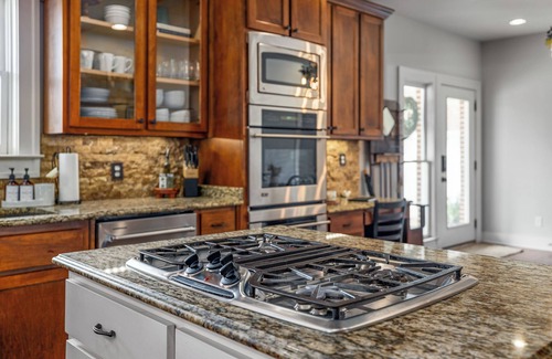 Buford House | Charming historical 4-bedroom house in Downtown Buford, GA.