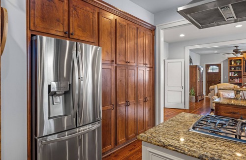 Buford House | Charming historical 4-bedroom house in Downtown Buford, GA.