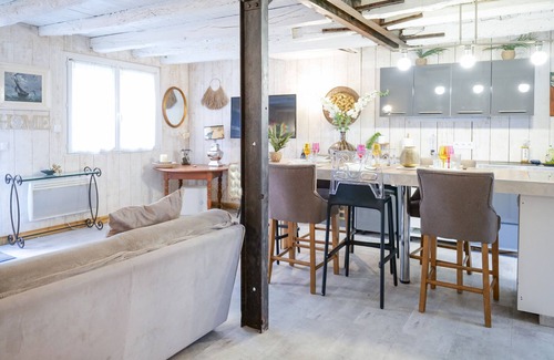 Bourgenay Ski Chalet | Charming house - city center - 8 people