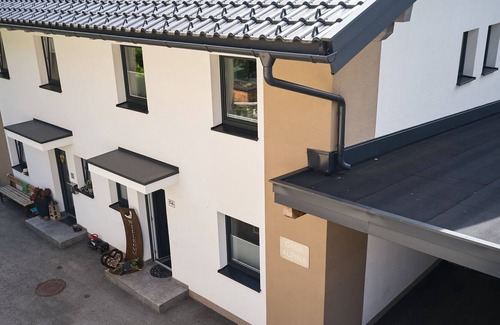 Goldegg House | Charming Holiday Home in Goldegg - Weng near Schloss Goldegg
