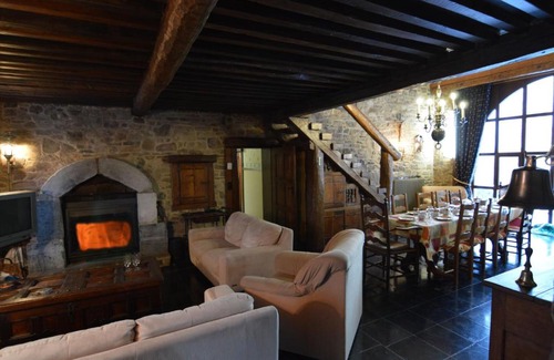 Halleux House | Charming Holiday Home in Halleux with Garden