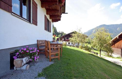 Huettau House | Charming Holiday Home in Hüttau with Barbecue