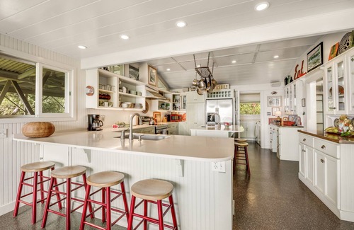 Holualoa House | Charming Holualoa Ranching-Era Estate near Kailua and Keauhou. Away from it all!