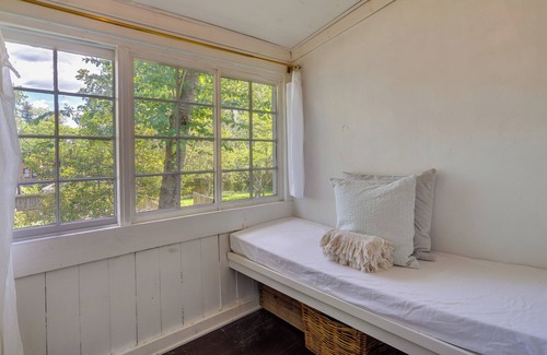 West Side Historic District Cottage | Charming Home < 2 Mi to Downtown Hendersonville!