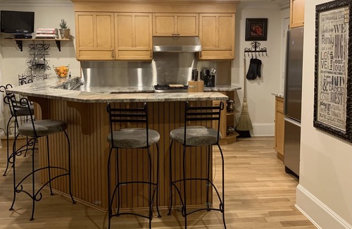 North Vancouver House | CHARMING HOME Close to Nature and City