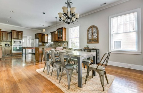 Wesley Heights House | Charming home. Historic district. Walk to the city
