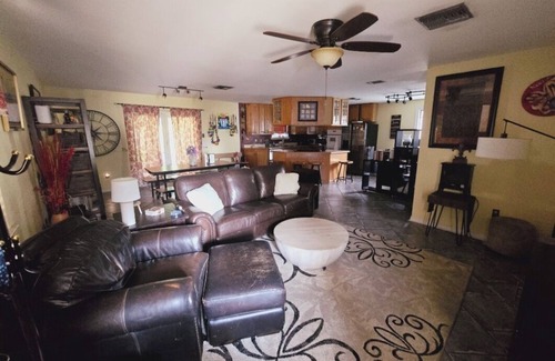 Metairie House | Charming home in a very safe area! Walk to the Lake and short drive to NOLA