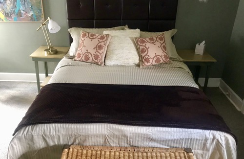 Bethlehem Bed & Breakfast | Charming home in beautiful Historic Bethlehem near all attractions.
