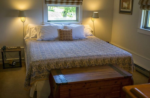 Charlotte House | Charming Home in Charlotte,Vermont Overlooking Lake Champlain