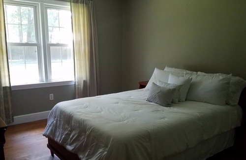 Lincolnville House | Charming home minutes from everywhere!