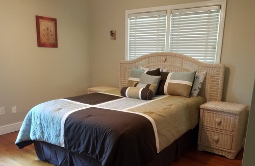 Lincolnville House | Charming home minutes from everywhere!