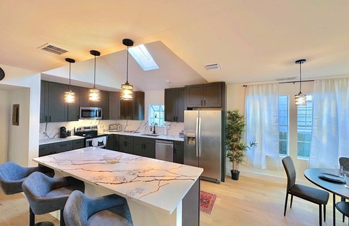 Cherrywood House | Charming Home Near Downtown & SXSW Hotspots